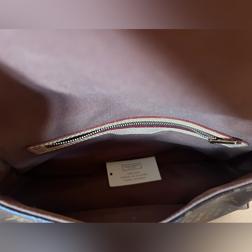 Louis Vuitton Mini Looping Bag - Picture 7 of 10